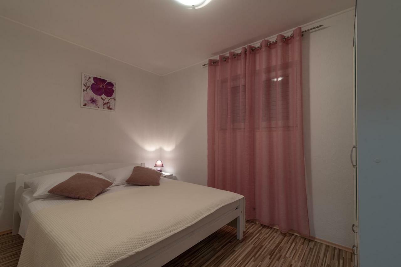Apartment Nives Trogir Ngoại thất bức ảnh