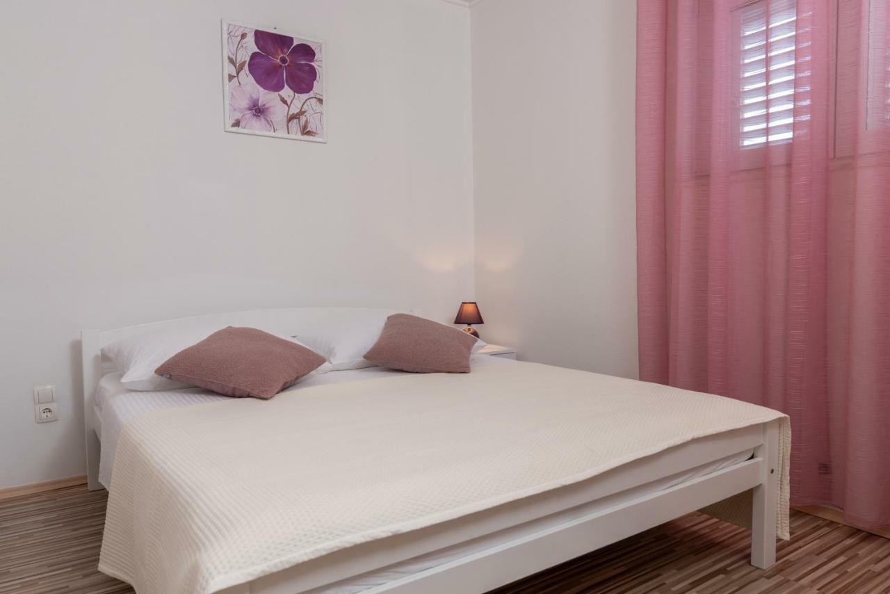 Apartment Nives Trogir Ngoại thất bức ảnh