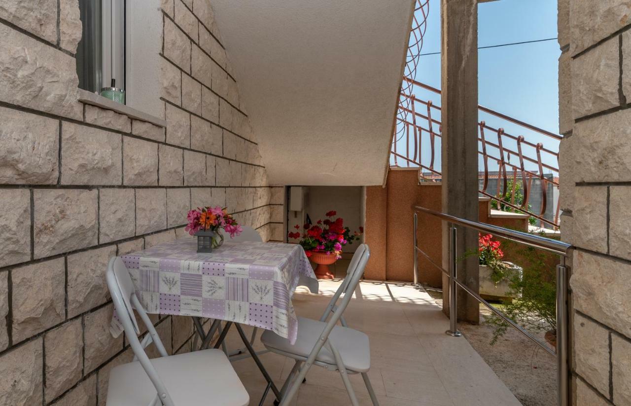 Apartment Nives Trogir Ngoại thất bức ảnh