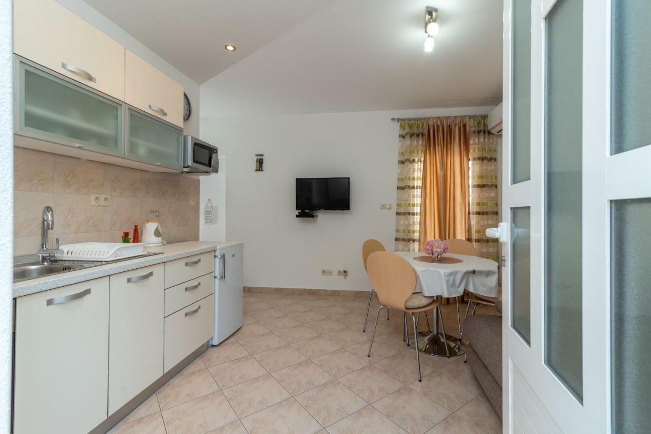 Apartment Nives Trogir Ngoại thất bức ảnh