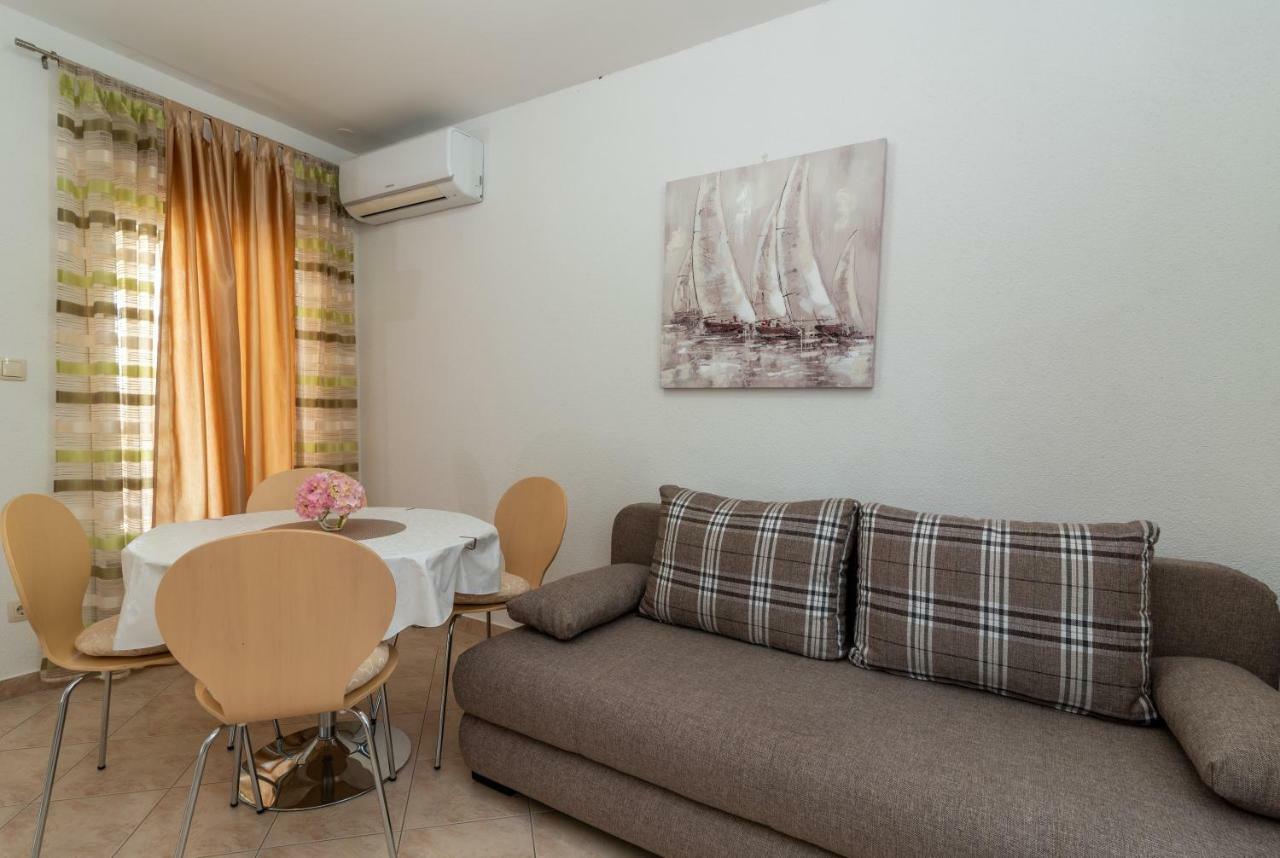Apartment Nives Trogir Ngoại thất bức ảnh