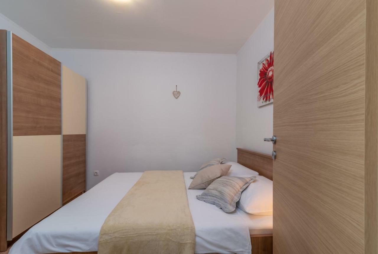 Apartment Nives Trogir Ngoại thất bức ảnh