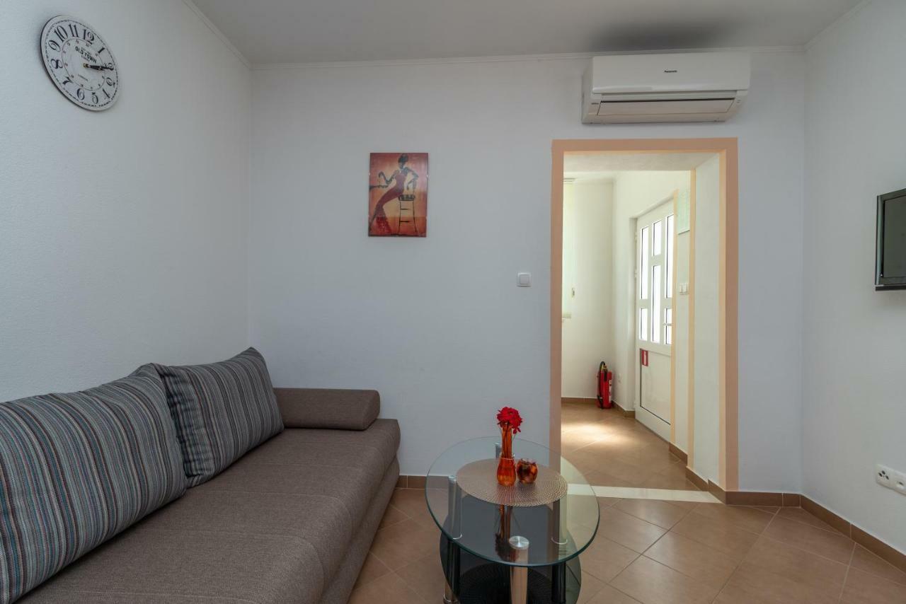 Apartment Nives Trogir Ngoại thất bức ảnh